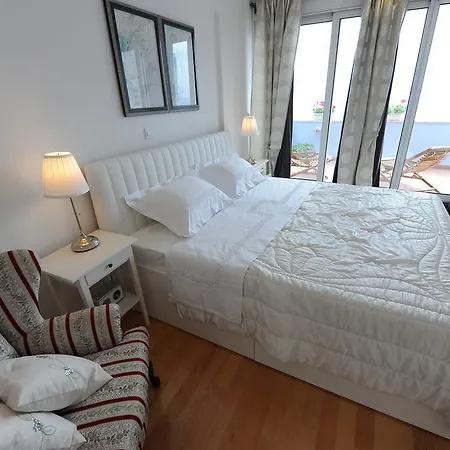Gold Apartment *