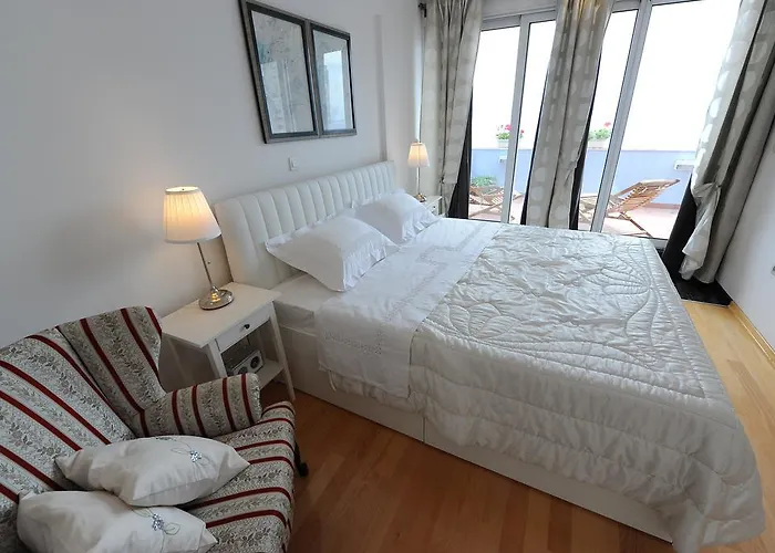 Gold Apartment *